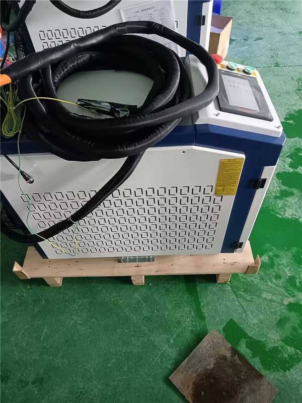 Fiber Laser Welding Machine 1500W - جهاز لحام ليزر محمول 3 في