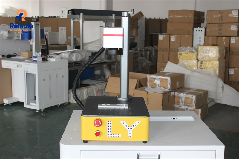 ماكينة نقش وقطع بالليزر فايبر  - مراجعة Jpt Fiber Laser 50W وسعره