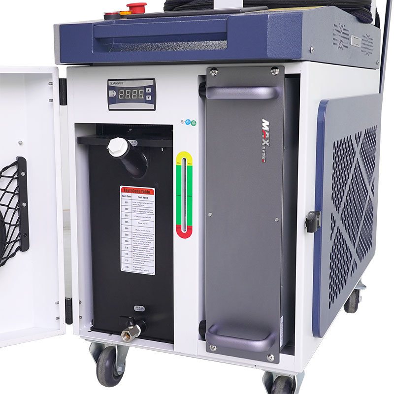 آلة تنظيف الصدأ المحمولة باللي - مراجعة Fiber Laser Cleaning Machine 1000W وسعره