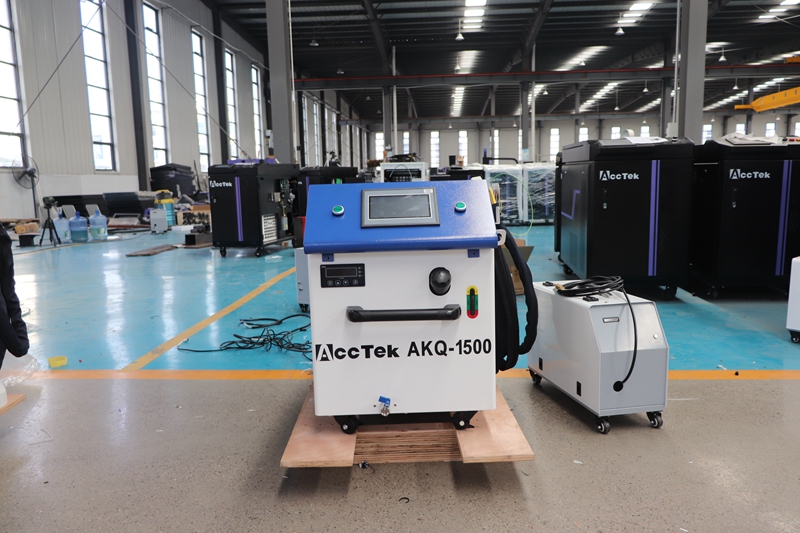 ماكينة تنظيف المعادن النظيفة م - مراجعة Fiber Laser Cleaning Machine 1000W وسعره