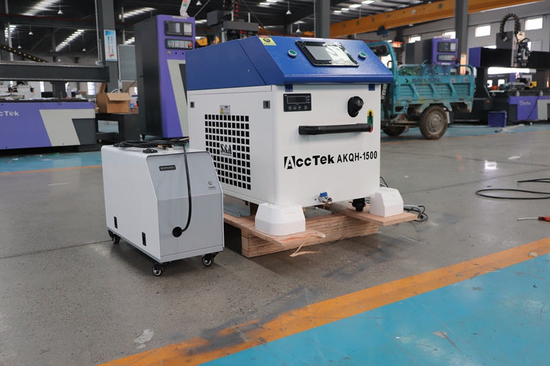 ماكينة تنظيف المعادن النظيفة م - مراجعة Fiber Laser Cleaning Machine 1000W وسعره