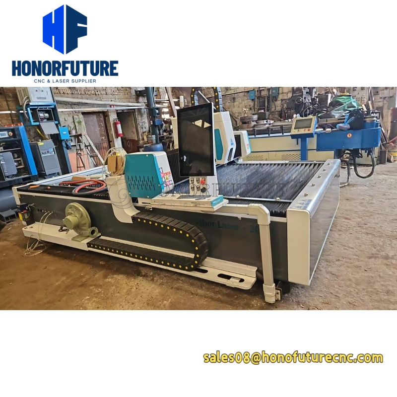 آلات قطع بالليزر للصفائح المعد - مراجعة Fiber Laser Cutter 1500W Metal وسعره