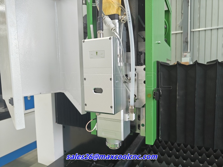 ماكينة قطع المعادن بالليزر MAX - مراجعة Fiber Laser Cutter 1500W Metal وسعره