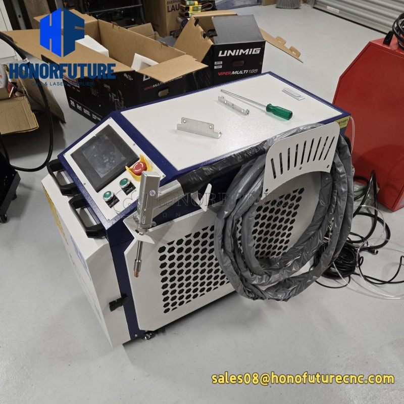آلة لحام ليزر محمولة بقوة 1500 - مراجعة Fiber Laser Welding Machine 1500W وسعره